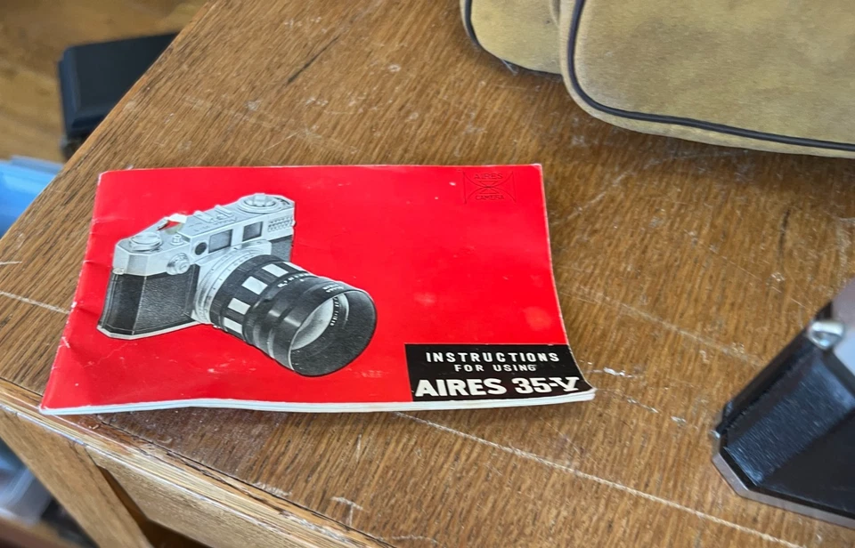 Vintage Aries 35-Y Camera w/ 1:3.5 f-10cm _ 1:3.2 f=3.5cm _ 1:1.8 F-4.5cm Lenses - Image 4 of 4