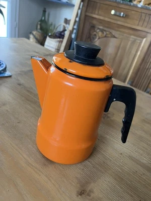 cafetière vintage orange et noire - Photo 1/4