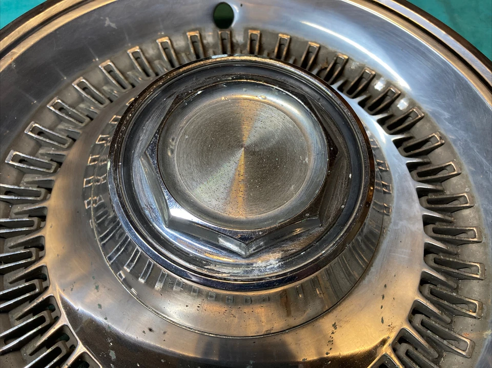 1974-1978 Dodge 100 150 200 300 400 Pickup Chrysler Plymouth tampa de roda calota - Imagem 2 de 4