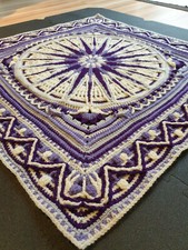 NEU handgehäkelte Decke Häkeldecke Tischdecke Kniedecke 79x79 cm quadratisch