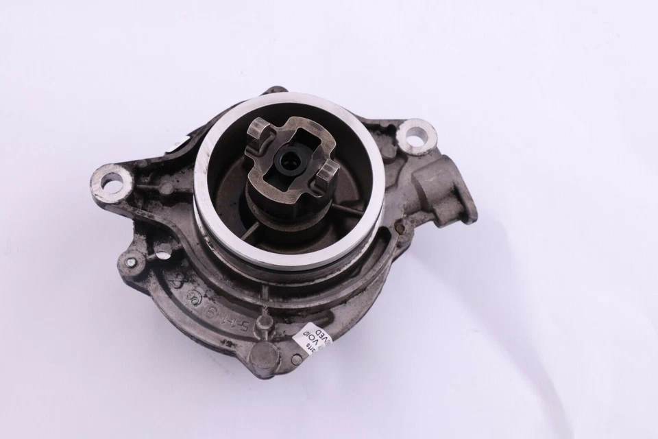 BMW 1 3 5 7 SERIES E60 E61 E65 E87 E90 Diesel Engine brake Vacuum pump 7791232 - Image 2 of 4