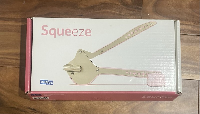 QuicKutz Squeeze +pink Ribbon & Bear Punches Scrapbooking/Crafts