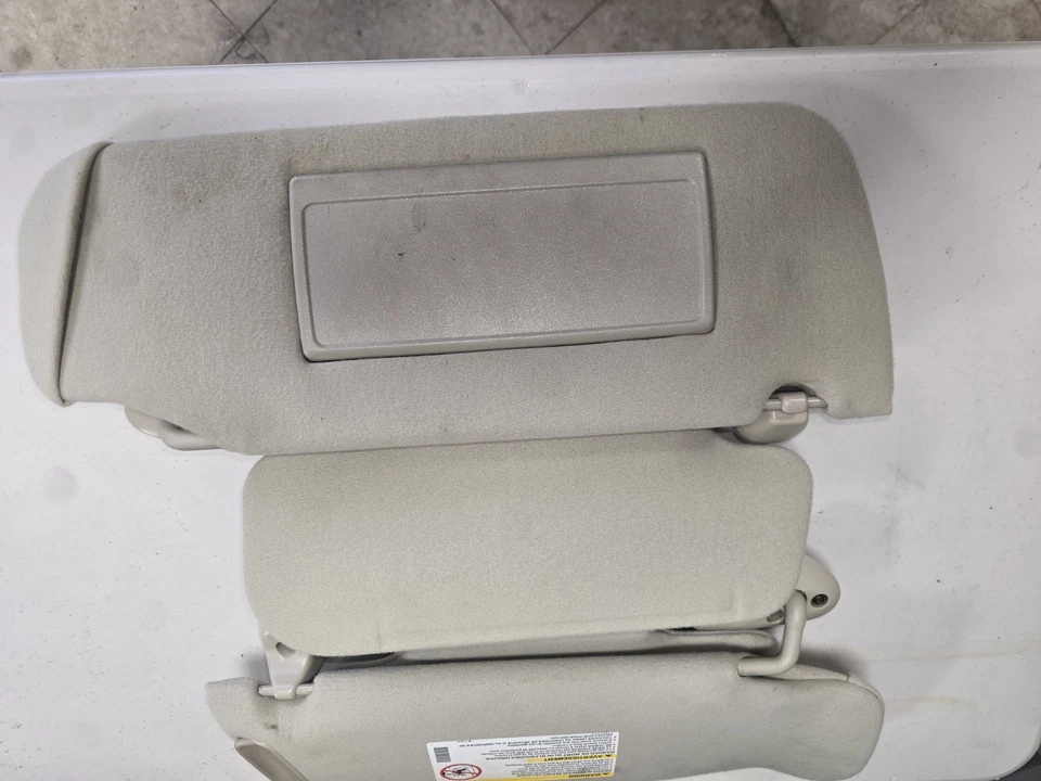 2000-2006 GMC Denali Yukon Escalade Tahoe Suburban Sun Visors Visor Set Tan OEM - Image 2 of 4