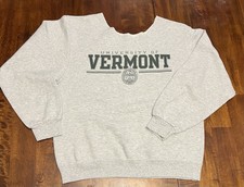 University of Vermont Sweatshirt Size M