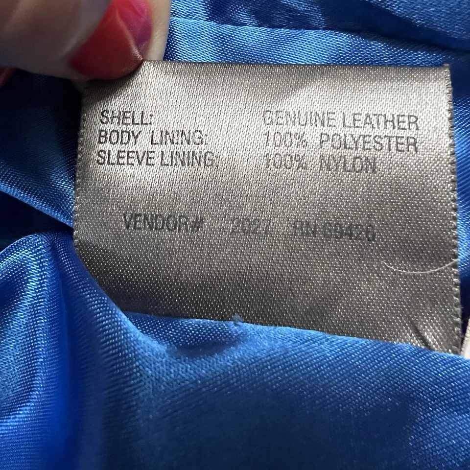 Leather Jacket Women’s Small, Elegant, Zipper, Pockets. - Image 3 of 4