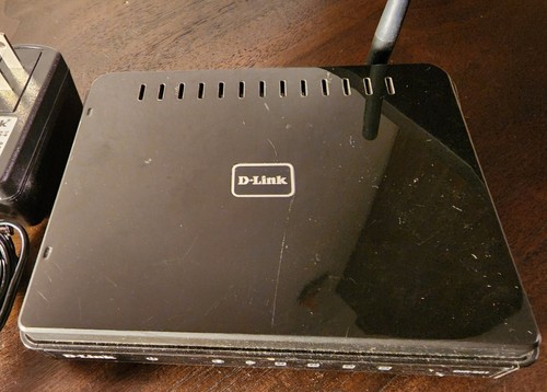 D-Link DIR-601 150Mbps Wireless-N WiFi 4-Port Internet Home Router w/ Firewall - Picture 2 of 5