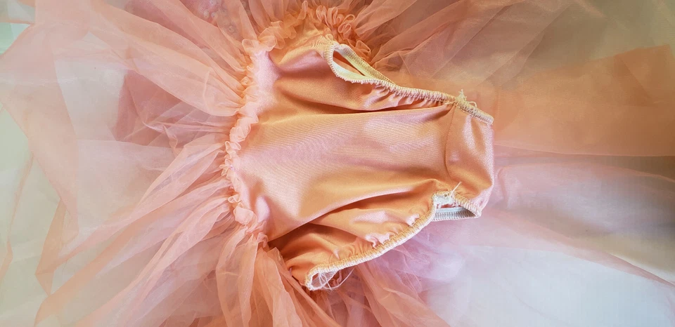 Vestido de princesa Curtain Call coral com lantejoulas holograma prata infantil tamanho M  - Imagem 3 de 3