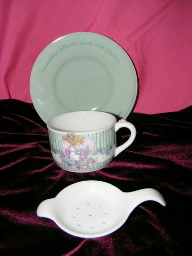 2001 Precious Moments "Friendship Fills the Heart..." Teacup & Saucer Set 852899 - Picture 3 of 11