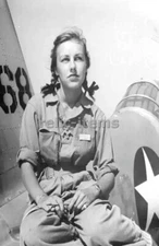 WW2 PICTURE PHOTO US WOMAN AIRFORCE SERVICE PILOT 7084