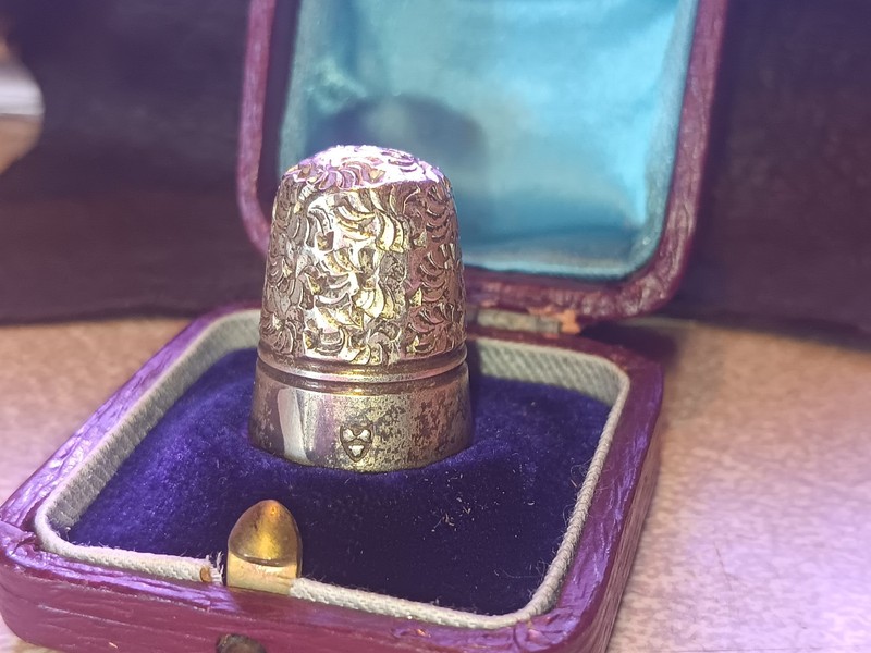 Antique Victorian Charles Iles, Birmingham England Silver Engraved Thimble