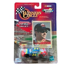  24 JEFF GORDON Winner's Circle 1999 Daytona 500 Chevrolet NASCAR 1/64 Scale