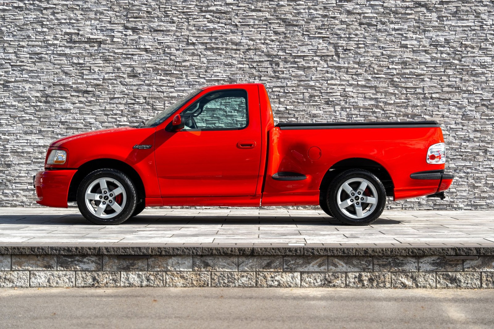 2002 Ford F-150 Reg Cab Flareside 120" Lightning