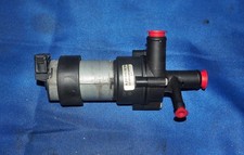 Pompe à eau Mercedes 209