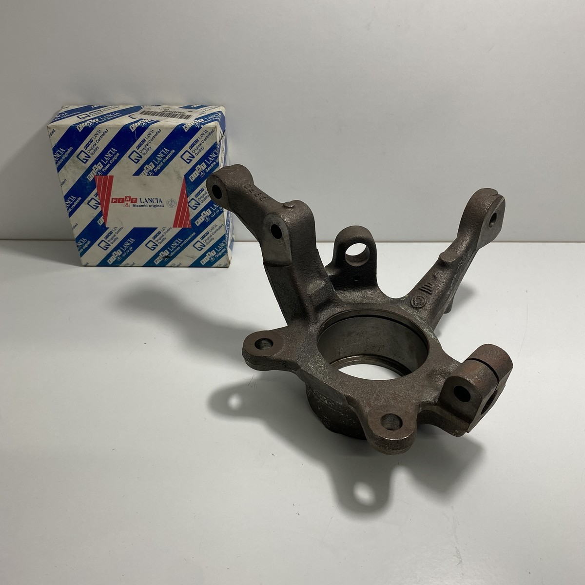 MONTANTE DX SOSPENSIONE ANTERIORE FIAT TIPO - LANCIA DELTA