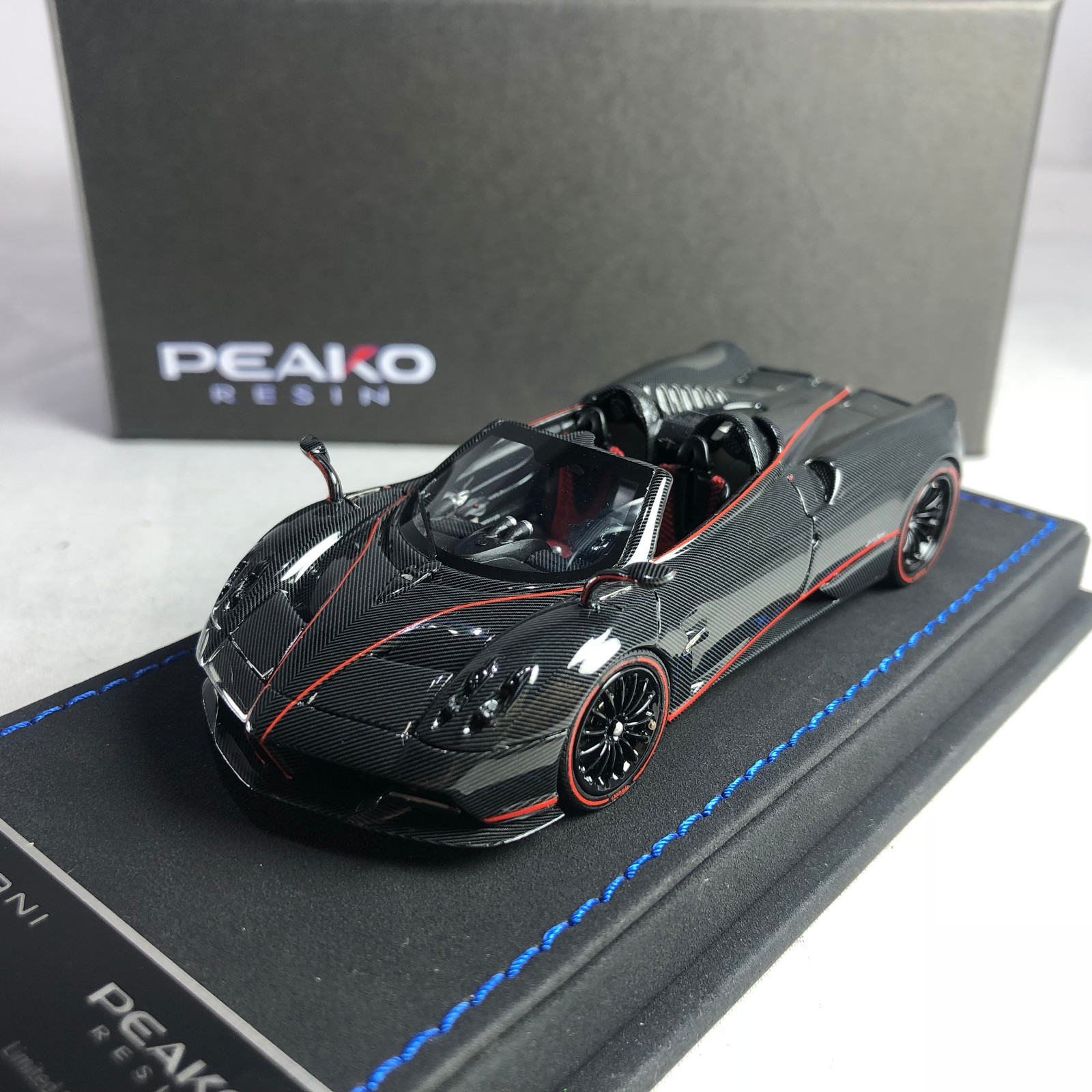 1 43 Peako Pagani Huayra Roadster Full Carbon with rojo Stripes Ltd 50 pcs 31117 1 43 Peako Pagani Huayra Roadster Full Carbon with rojo Stripes Ltd 50 pcs 31117