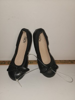 Classic and versatile, these girls black ballet flats (size 1M) are perfect for