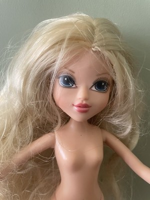 Bratz Y2K 2009 Cloe Doll With Shoes & Accessories