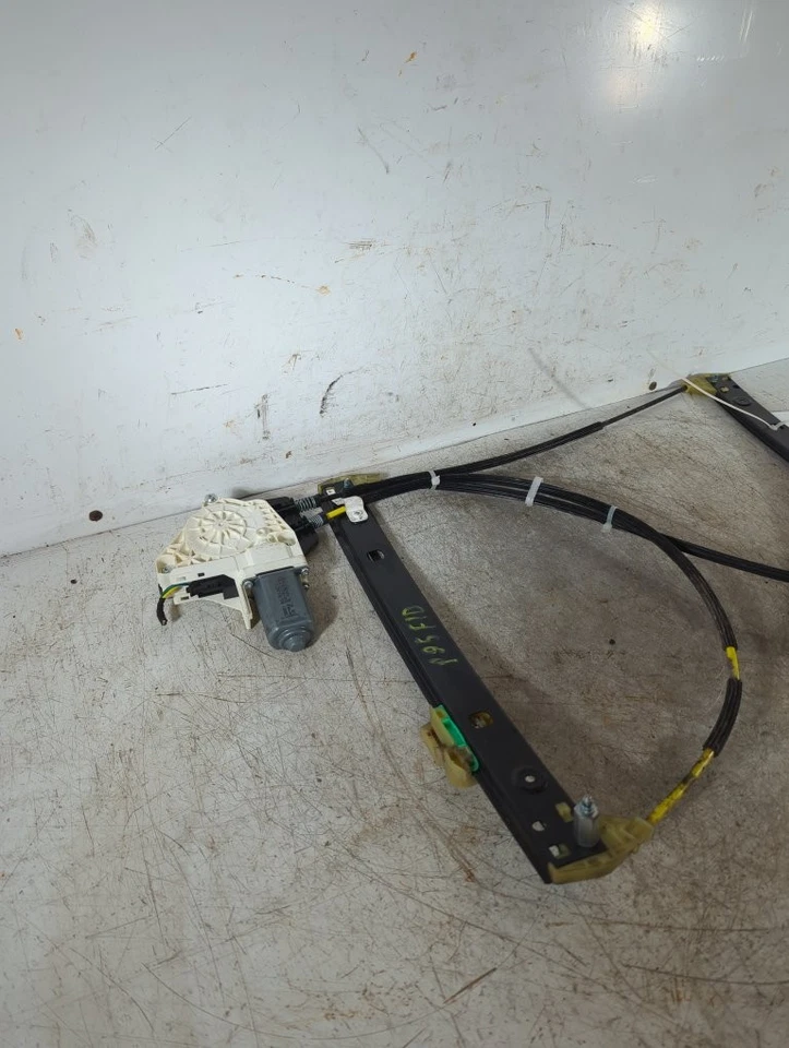 Audi A1 8x Tdi 3 Door 2014 Window Regulator/mech front Driver 8X3837462A P95 - Image 3 of 4