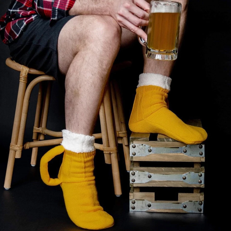 Taza de Cerveza Tacones, Taza de Cerveza Calcetines con Asa, Novedad Taza 3D Calcetines Amante de las Cervezas Foto 2 de 4