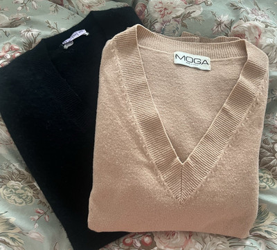 MOGA BUGI 2 Pcs 100% Wool L/S weater Deep V Neck Sz M Made in Japan