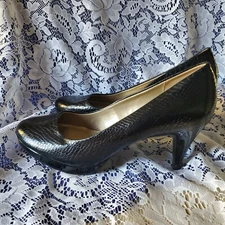  Bandolino MYONE Black Reptile Print Platform Heel Pumps Size 10 M