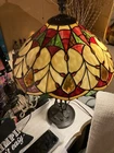 Beautiful Stained glass vintage Tiffany Lamp No damage