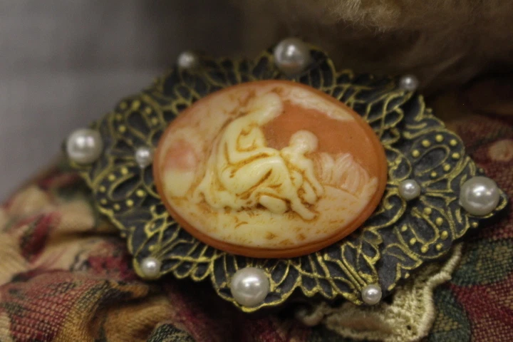 ASHTON DRAKE Galleries Teddy Bear 1999-2000, Brown & Jointed W/Dress & Bow, 17" - Image 2 of 4