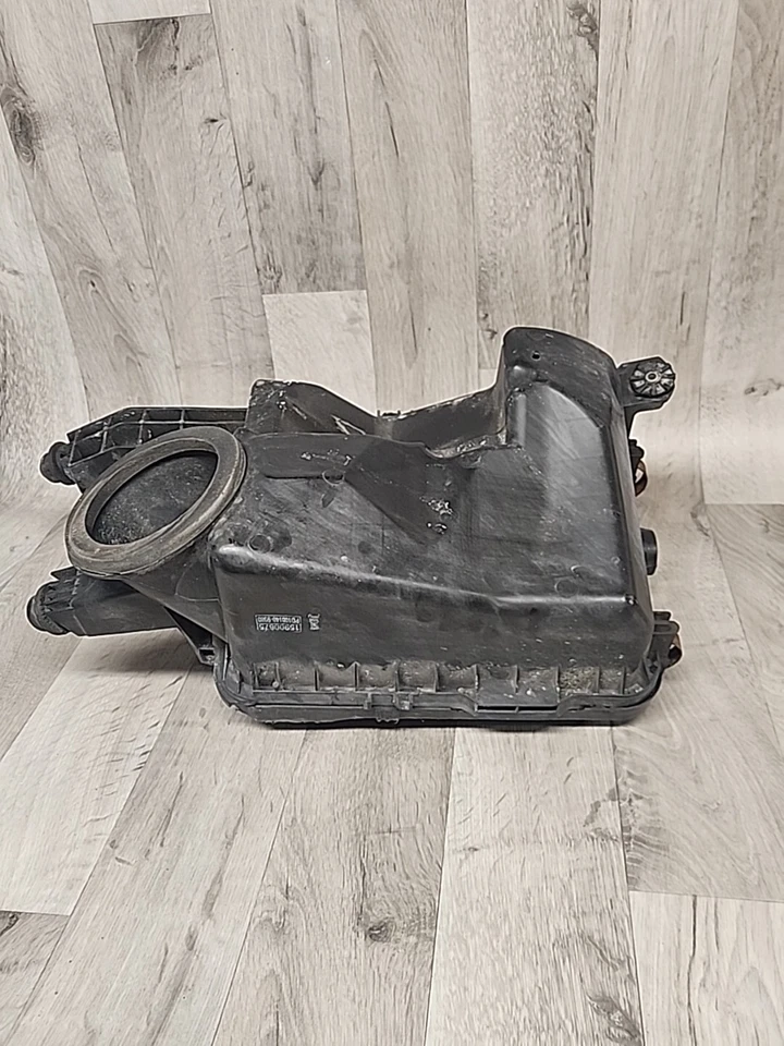 15900675 Caja de limpiador de admisión de aire 2,4 L 2009 Pontiac G6 Foto 4 de 4