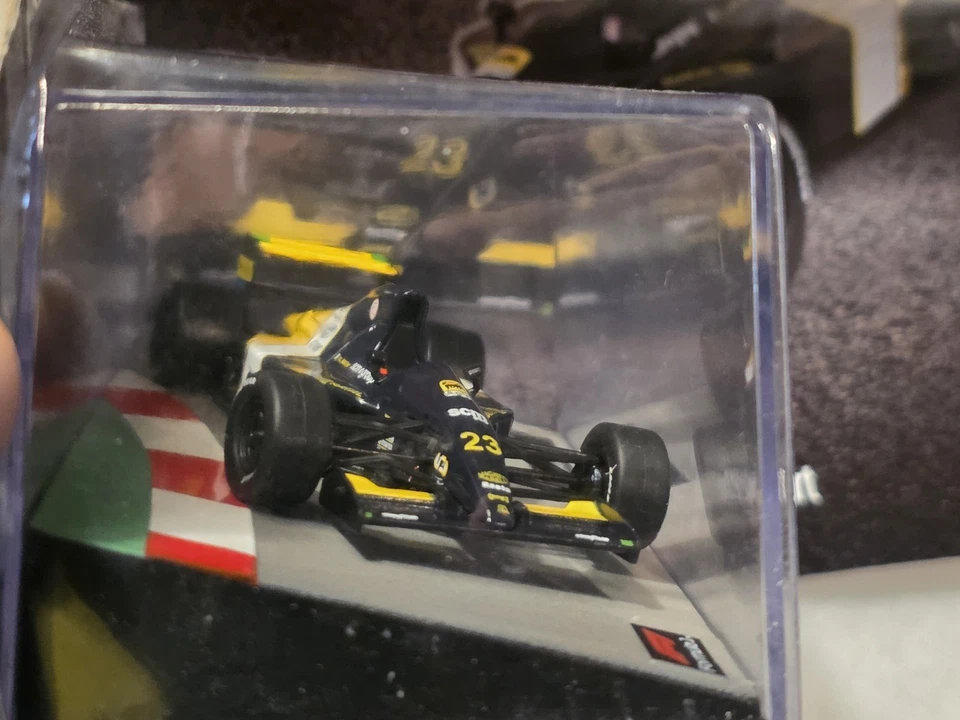 F1 Minardi M191 1991 Pierluigi Martini Diecas Modellino 1/43 - Immagine 4 di 4