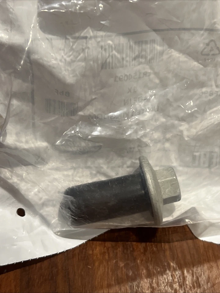 GENUINE LAND ROVER ENGINE MAGNETIC OIL DRAIN PLUG 2.0L LR154091 DEALER PART BULK - Image 4 of 4