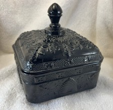 Vintage Indiana Glass Tiara Honey Bee Hive Box Black Onyx Covered Dish