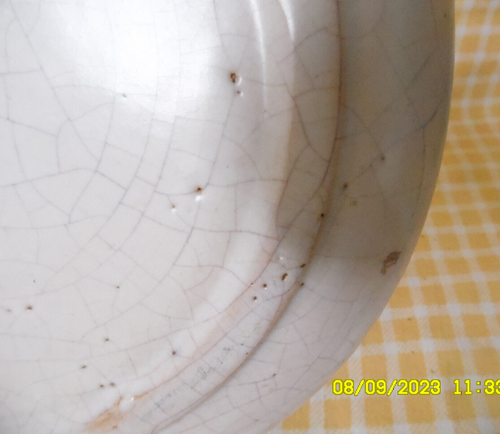 E1/  POTERIE DU MARAIS..ANCIENNE ASSIETTE CERAMIQUE EMAILLE FLEUR...23CM..N°2 - Imagen 6 de 9