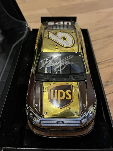 2011 #6 David Ragan UPS Autographed Daytona Raced Win Version Color Chrome Elite - Picture 2 of 6
