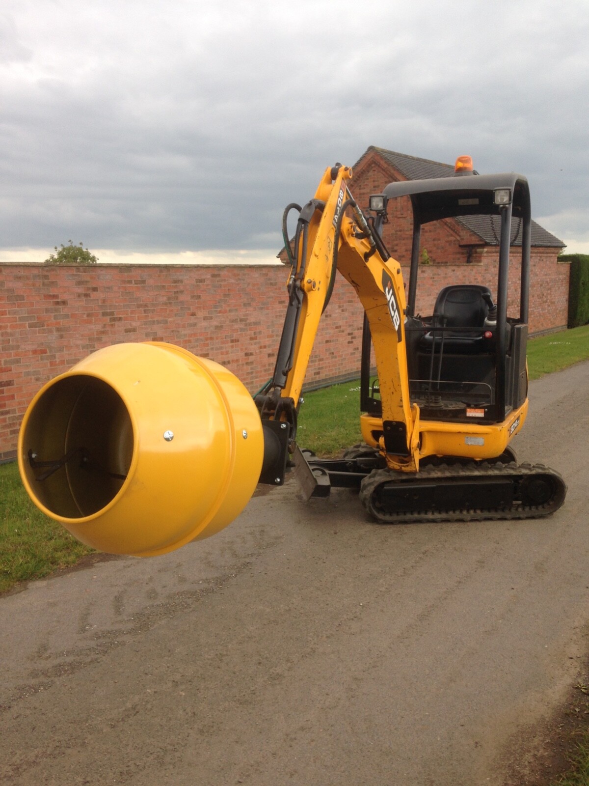 Mini digger auger / Hydraulic auger / mini digger attachments / post hole borer eBay