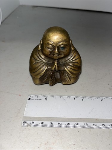 Vecchia statuina Bhudda che ride in ottone - Foto 1 di 7