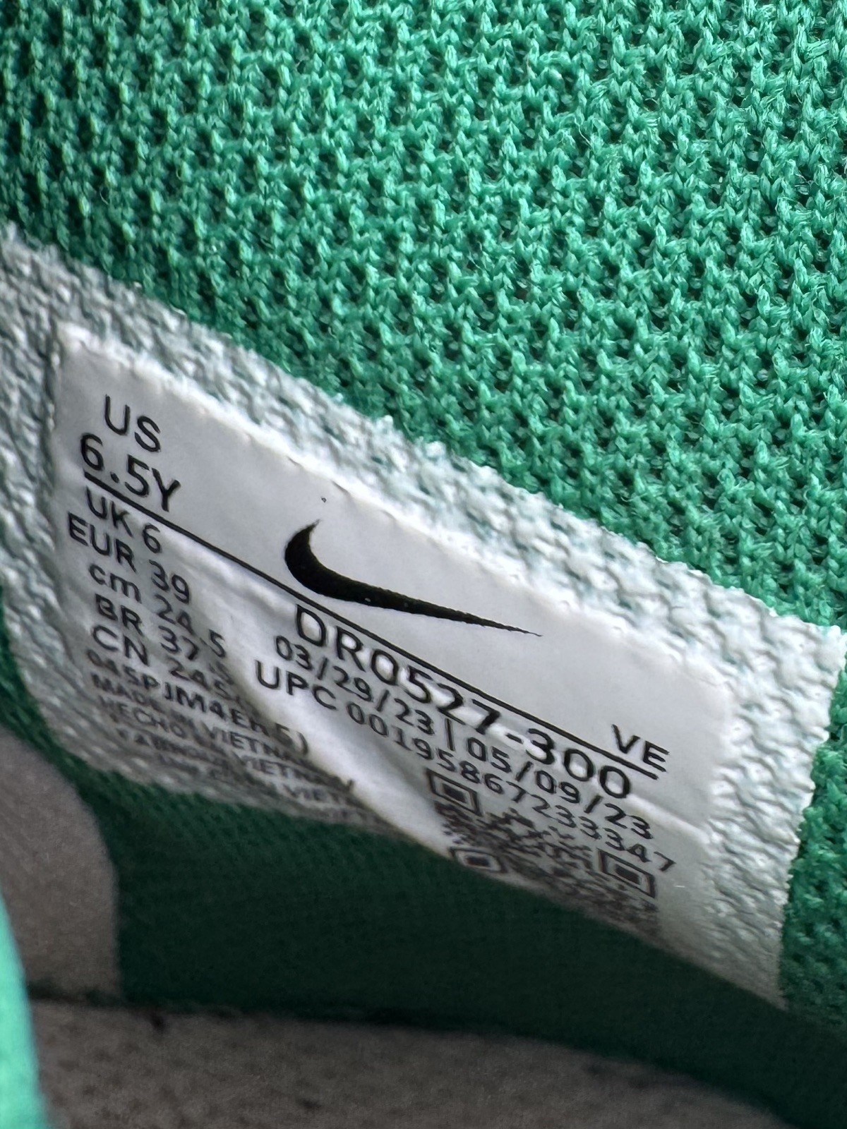 Nike Size UK 6 Dunk High GS Green White Black “Celtics” DR0527-300 image 3