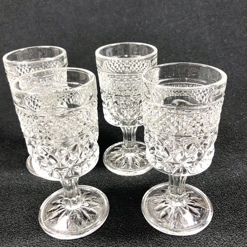 Small Crystal Dessert Aperitif Glasses Sherry Liqueur Set Of 4 Vintage