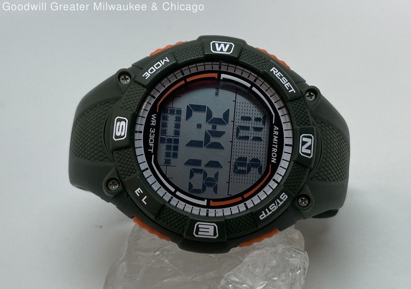 Armitron Pro Sport MD13303 Digital St Steel Back Green Acrylic Men's Watch 53.4g