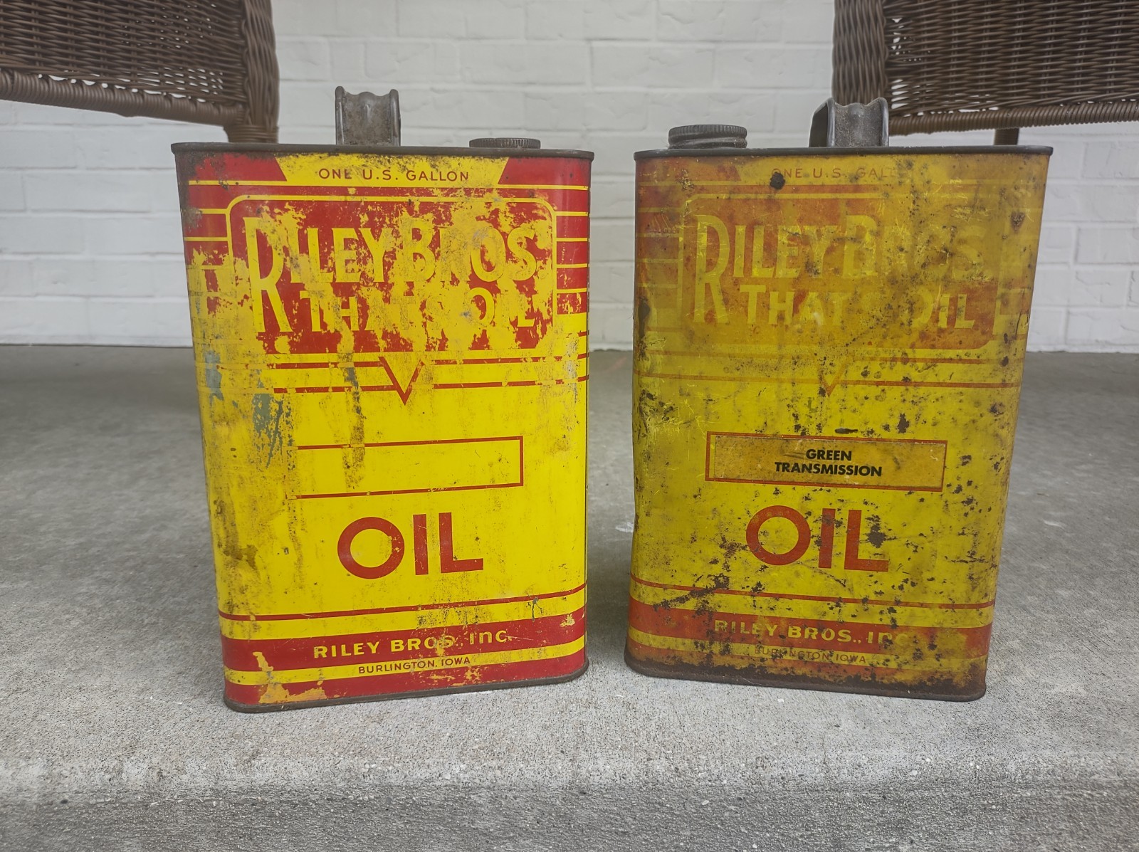 Vintage Riley Bros 1 Gallon Oil Can Metal Burlington Iowa Empty Lot