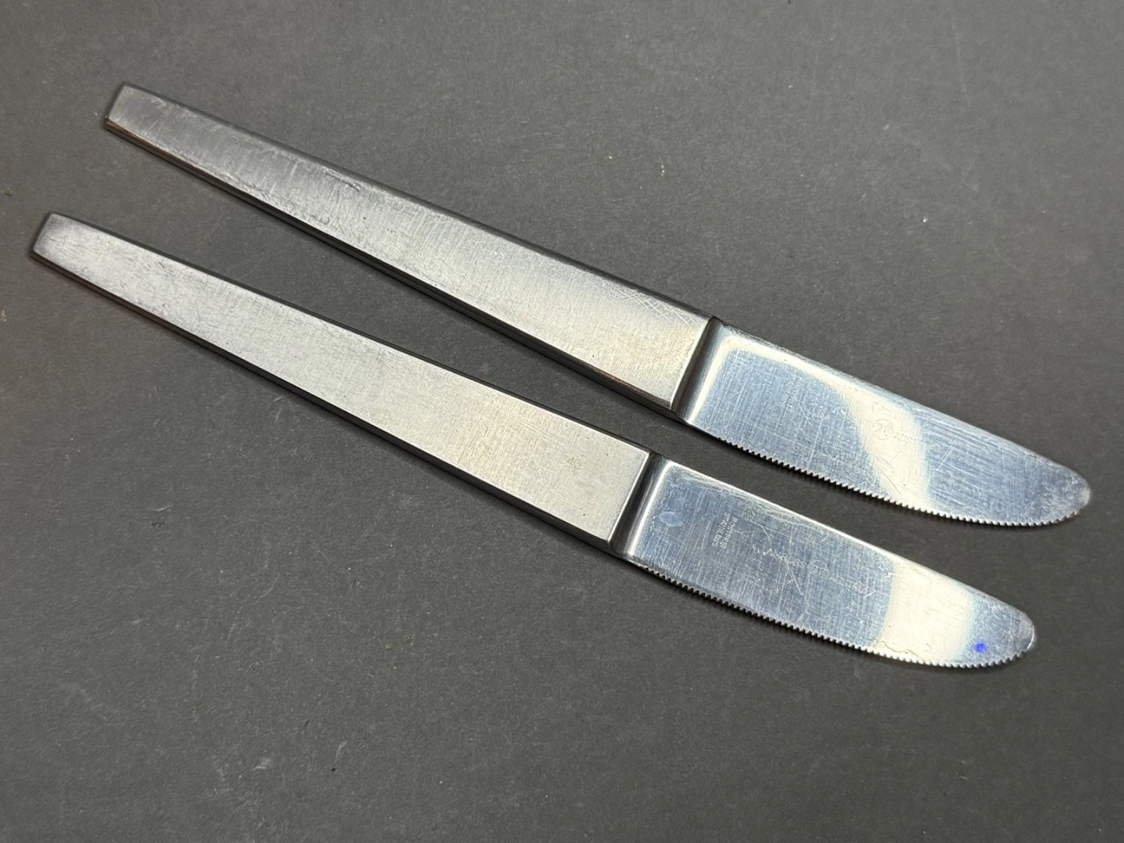2 Dinner Knives AMBOSS Austria MAESTRO Carl Aubock Mid Century Icon VG++ Used
