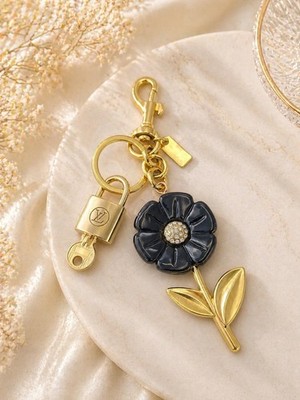 Authentic Louis Vuitton Gold Lock   Unbranded Flower Keychain Bag Charm LV