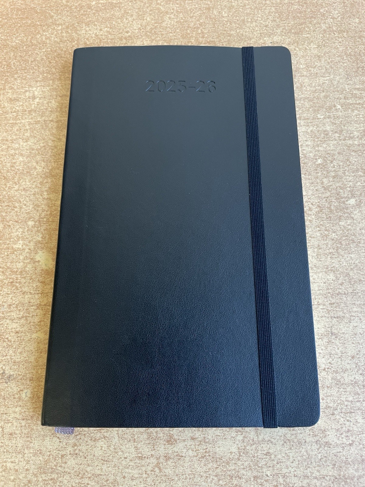 Moleskine Weekly Planner, 2025-26 12-Month Weekly Agenda With Space for Notes
