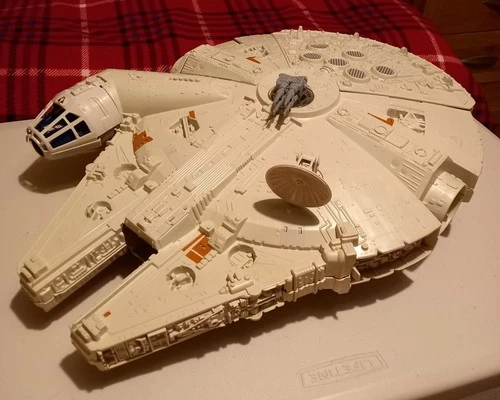 Star Wars Vintage Kenner 1981 Millennium Falcon with Training Ball