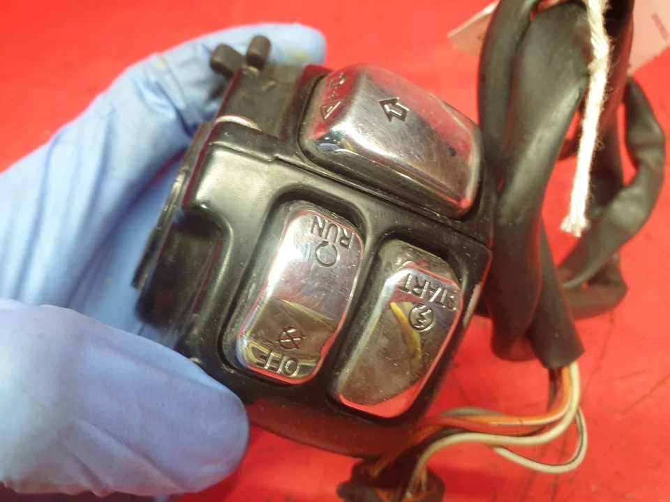 2005 HARLEY DAVIDSON FXSTI SOFTAIL STANDARD RH SWITCH GEAR - Image 3 of 4