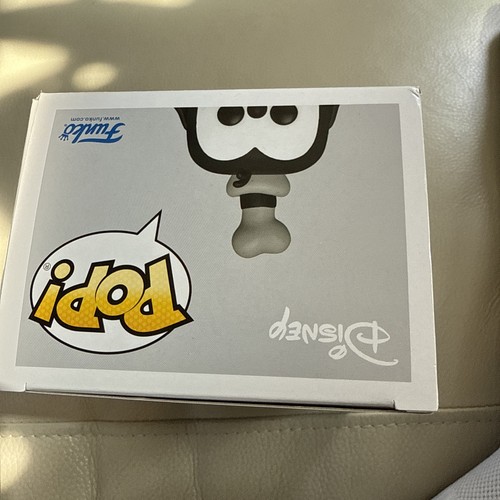 Disney 100 Goofy Funko Pop Only At Target Anniversary Holographic Design On Box - Picture 9 of 10