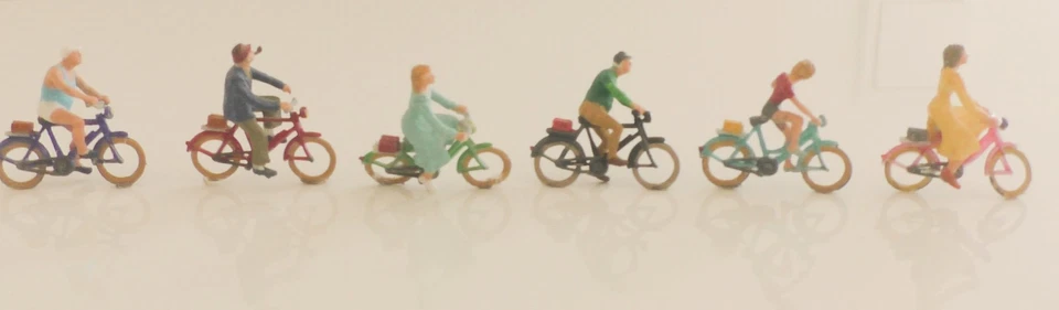 Preiser H0 - 6 Radfahrer (M/W/D)