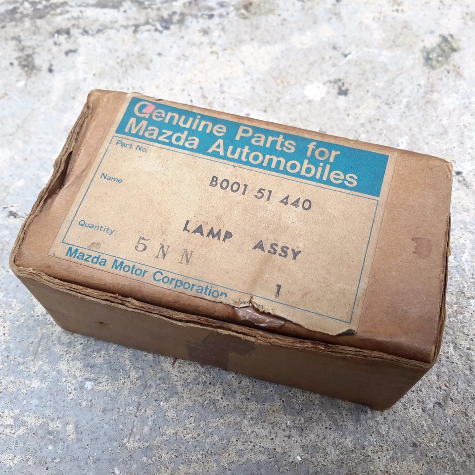 Luz domo interior sedán MAZDA 626 piezas genuinas nuevo en stock Japón Foto 3 de 3