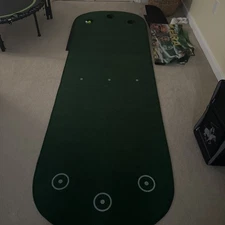 Golf putting mat  
