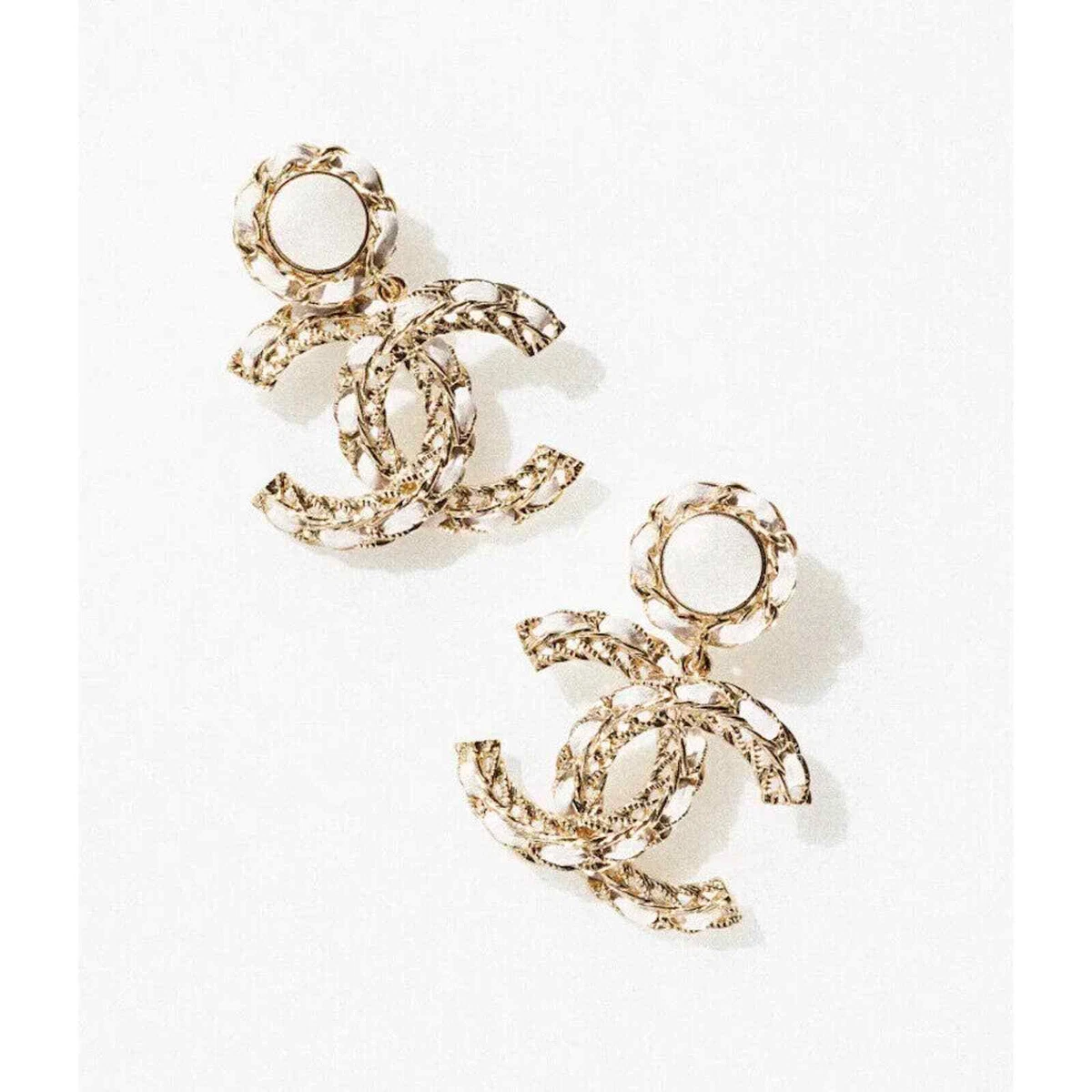Chanel 22S XL White Leather Gold CC Logo Chain Dangle Drop