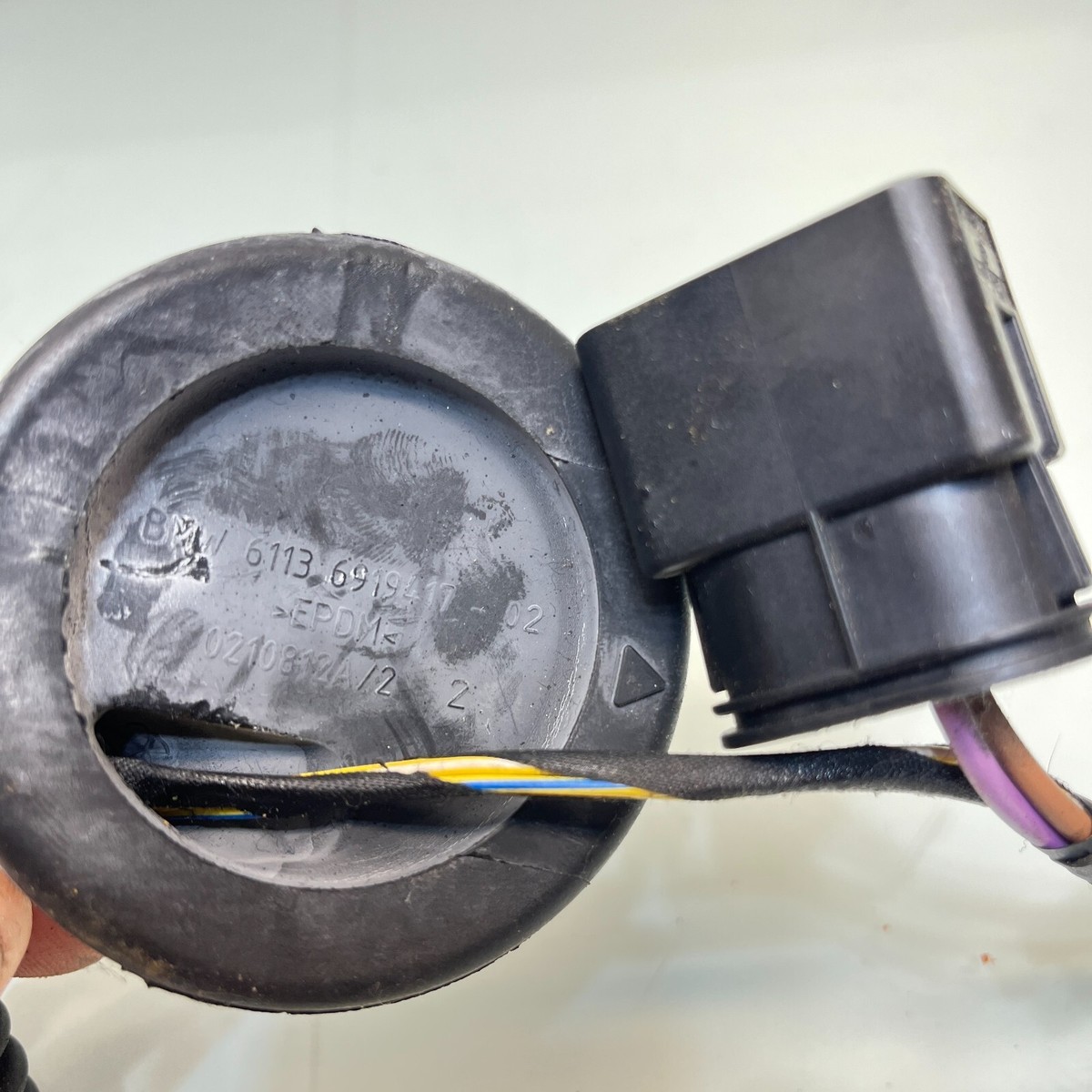 2011 - 2016 BMW 5 - Series 528 535 550 F10 Fuel Pump Connector 